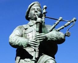 Unveiling of the statue of Piper Bill Millin